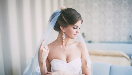 Belles idées mariage coiffure poutre avec voile