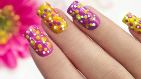 Manucure d'été: une variété de styles et d'idées de la saison
