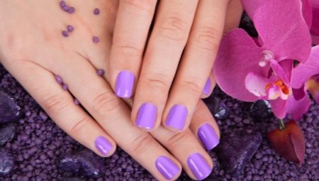 Manucure dans les tons lilas: idées originales et tendances de la mode