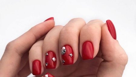 Tendances de la mode et idées de manucure rouge