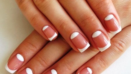Les secrets du design français lunaire sur les ongles