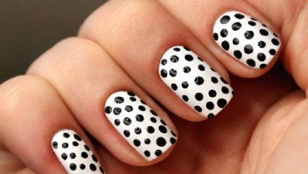 Idées de design élégant manucure à pois