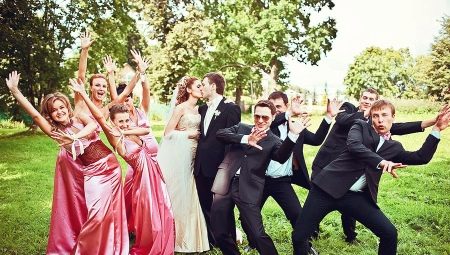 Danse des amis au mariage - un cadeau original aux nouveaux mariés