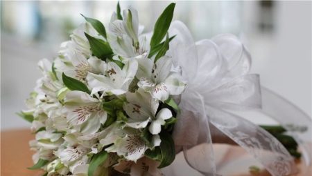 Choisir un bouquet de mariée d'Alstroemeria