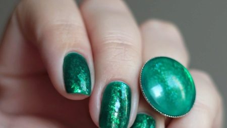 Manucure verte: tendances de la mode et conseils de stylistes