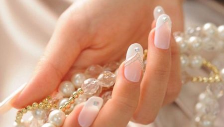 Pearl manikűr: tervezési lehetőségek és divat ötletek
