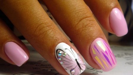 Comment dessiner un papillon sur les ongles?