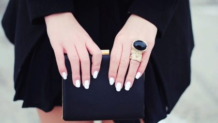 Comment choisir une manucure sous une robe noire?