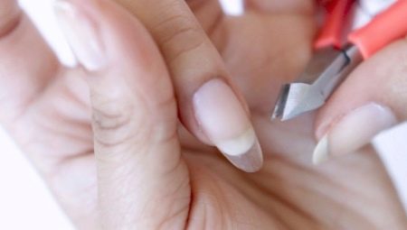 Comment enlever les ongles étendus à la maison?