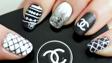 Manucure à la Chanel