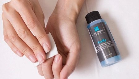 Dois-je enlever la couche adhésive de la base avant d'appliquer le gel polissant?