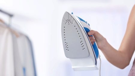Cuire à la vapeur: accessoires et méthodes de repassage des vêtements