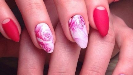 Roses sur les ongles: styles de design et tendances de la mode