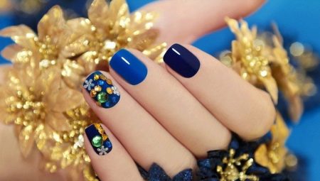 Blue manicure: idées stylées et secrets de décoration