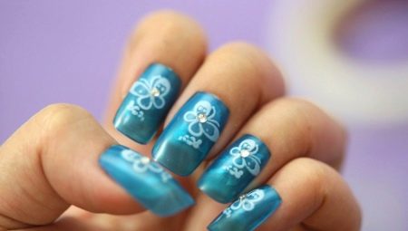Comment coller et enlever les faux ongles?