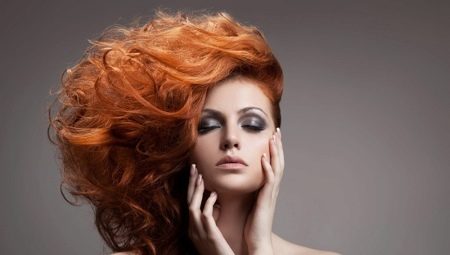 Quelles couleurs conviennent aux filles aux cheveux roux?
