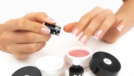 Le laminage des ongles: qu'est-ce que c'est et comment le faire?