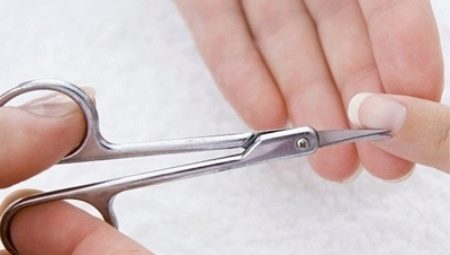 Ciseaux à cuticules: types, conseils pour choisir et utiliser
