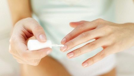 Renforcement des vernis à ongles: types, conseils pour choisir et utiliser