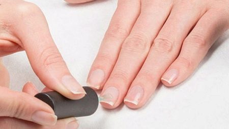 Alignement des ongles: caractéristiques, choix des moyens et technologie de la procédure