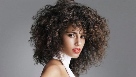 Afrokoudri: qu'est-ce que c'est, qui va et comment le faire?
