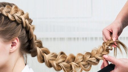 Comment tisser une tresse arrière?