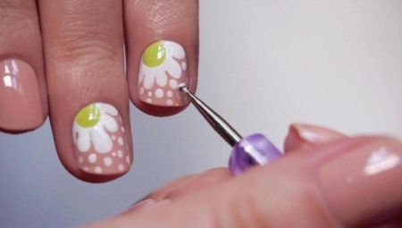 Comment dessiner sur les ongles?