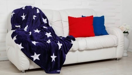 Couverture en microfibre: les points de choix et de soin les plus fins