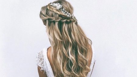 Coiffure cascade: options de tissage et de beaux exemples