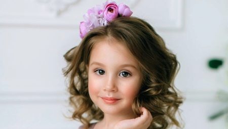 Coiffures pour les filles aux cheveux mi-longs