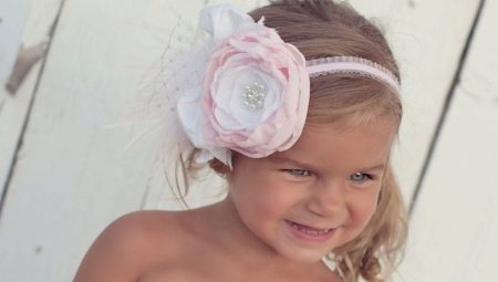 Coiffures avec une jante pour les filles: idées et conseils pour leur exécution