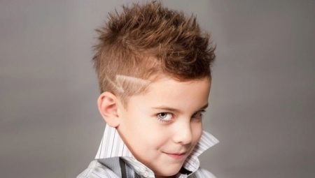 Coupes de cheveux et coiffures pour les garçons
