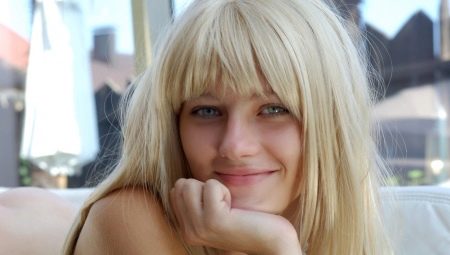 Choisir un coup pour une blonde: tendances et astuces