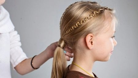 Choisir des coiffures pour les filles de la maternelle chaque jour