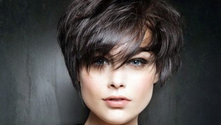 Coupes de cheveux féminines courtes sans style: caractéristiques, avantages et inconvénients, des conseils sur la sélection