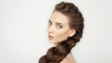 De belles coiffures pour les cheveux épais