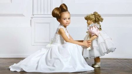 Coiffures pour les filles à la matinée à la maternelle