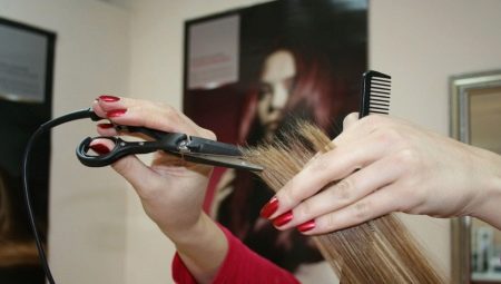 Coupe de cheveux ciseaux à la maison