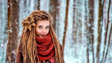 Nous faisons de belles coiffures avec des dreadlocks