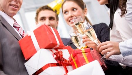 Idées cadeaux pour le directeur de l'anniversaire