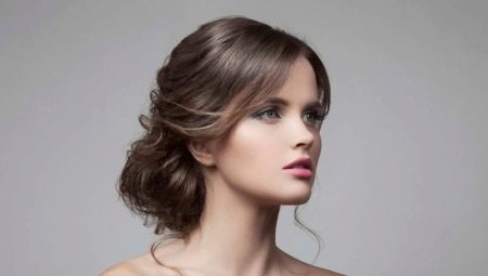 Comment faire une coiffure de soirée avec vos propres mains?