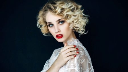 Boucles pour cheveux courts: types, sélection, création et coiffage