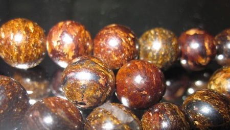 Bronzite: description de la pierre, propriétés et portée