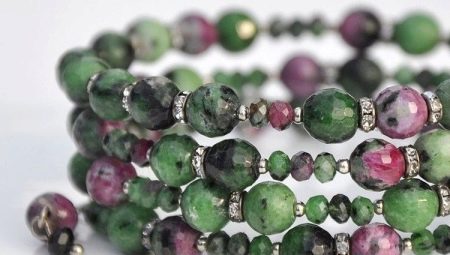 Zoisite: à quoi ça ressemble et où est-il extrait?