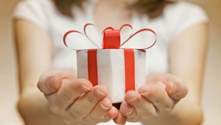Etiquette des cadeaux: comment les remettre et les accepter?