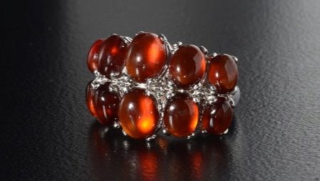 Hessonite: caractéristiques, propriétés et utilisation de la pierre