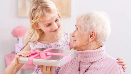 Quel cadeau pouvez-vous offrir à votre grand-mère un cadeau d'anniversaire?