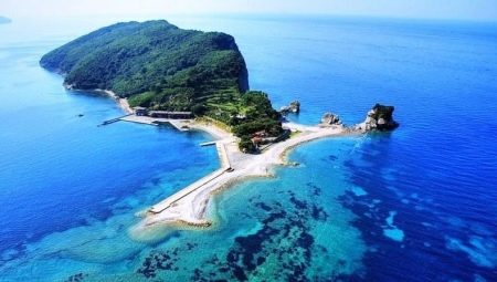 Plages et caractéristiques de vacances sur l'île de Saint-Nicolas