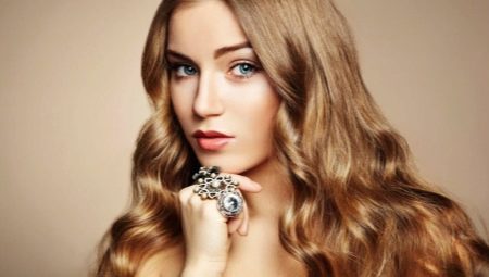 Les subtilités des cheveux blonds éclaircissants