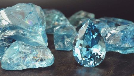 Tout sur la pierre aigue-marine: signification, caractéristiques et propriétés